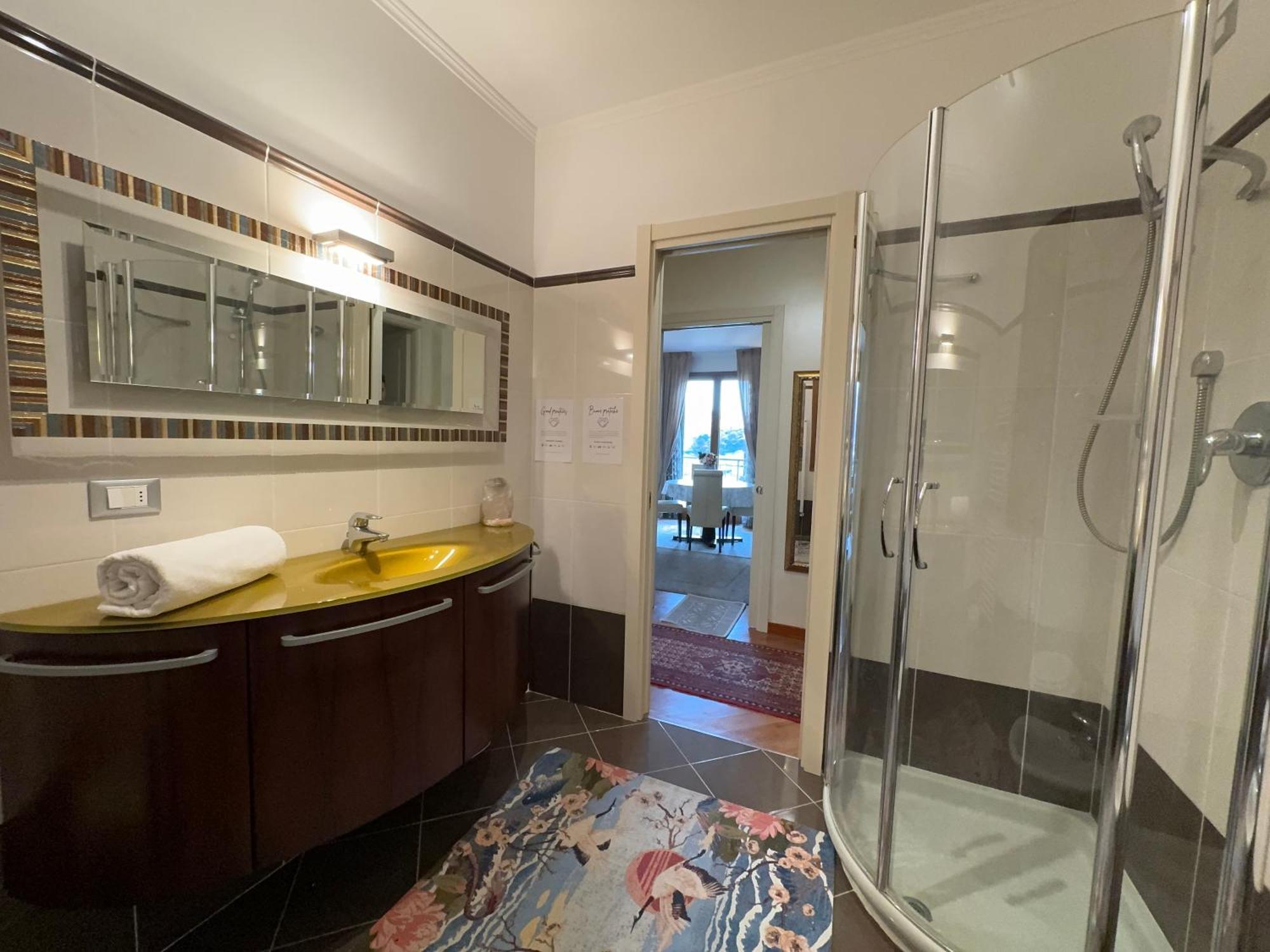 Vila Casa Perfetta Per Grandi Famiglie, Con Jacuzzi Bevera  Exteriér fotografie